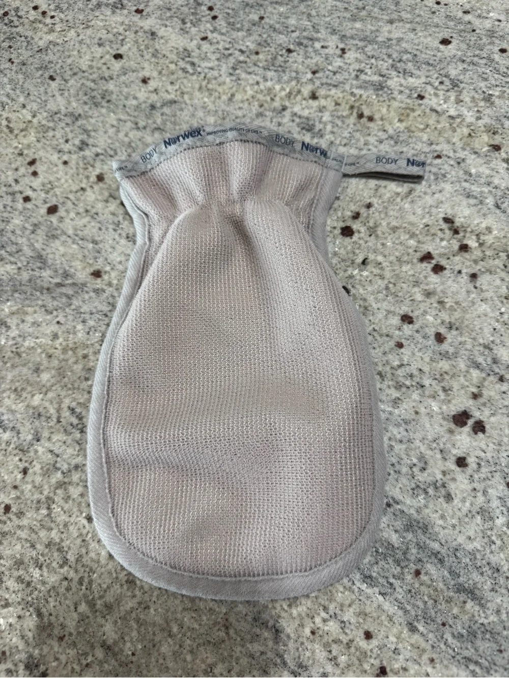 Norwex Grey Body Mitt – Soft Microfiber Bath Mitt